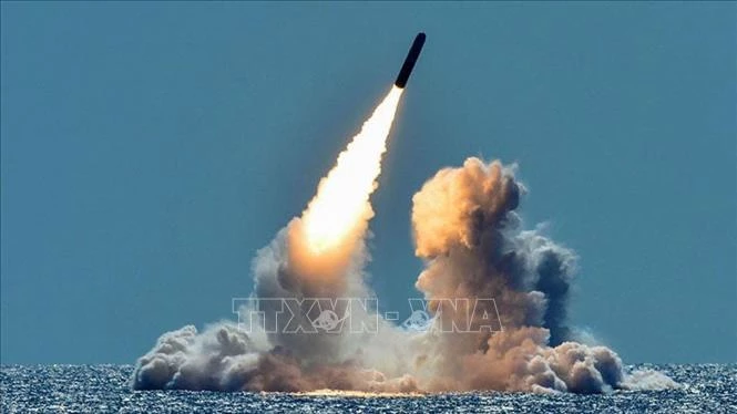 Tên lửa Bulava của Nga được phóng từ tàu ngầm Yuri Dolgoruky. Ảnh: Sputniknews/TTXVN