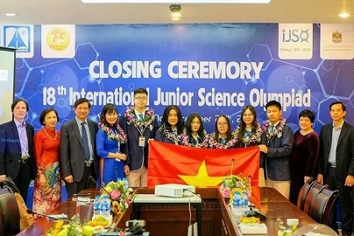 Đoàn Việt Nam dành 4 Huy chương Vàng và 2 Huy chương Bạc tại kỳ thi Olympic Khoa học trẻ quốc tế.