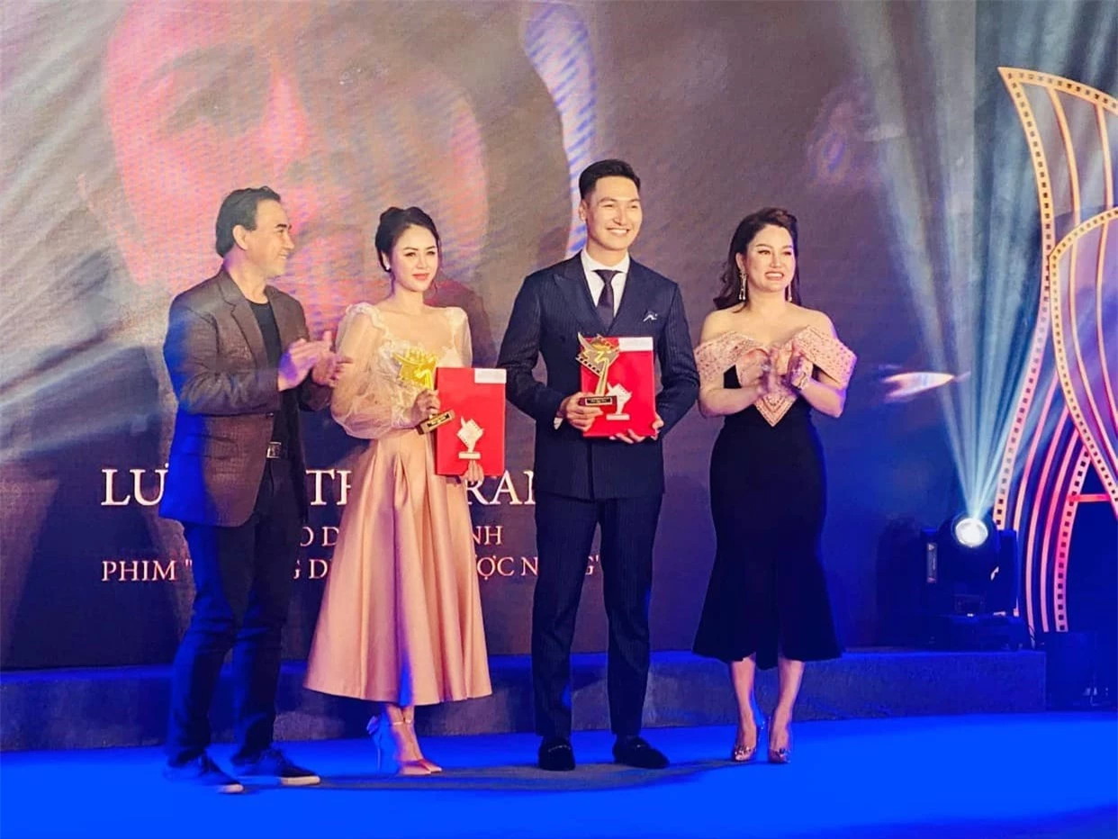 Mạnh Trường đoạt giải thưởng lớn đầu tiên trong sự nghiệp, Lương Thu Trang, Thanh Sơn cũng nhận Cánh diều vàng - Ảnh 1.