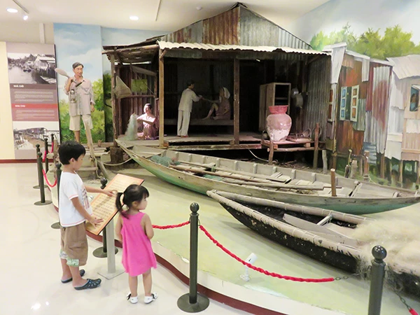 Chương trình khá đặc biệt "Nghe hiện vật kể" của Bảo tàng Đà Nẵng với chủ đề: "Câu chuyện bên dòng sông Hàn"...