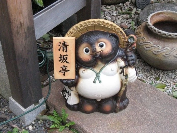 Tượng Shigaraki Tanuki – Danh vật biểu tượng cho sự may mắn ở Nhật Bản