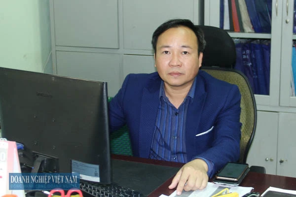 Giám đốc Lê Minh Công luôn tiên phong trong đổi mới công nghệ sản xuất.