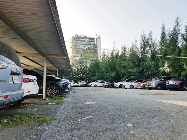 Khu đất A2 mặt tiền đường Nguyễn Văn Linh UBND quận Hải Châu quản lý và sử dụng làm bãi đỗ xe công cộng tạm