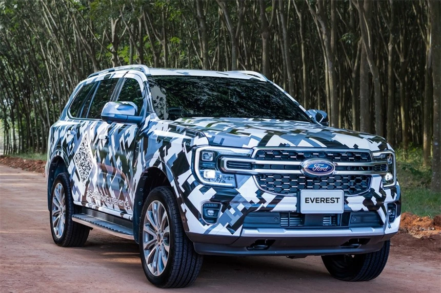 Ford Everest the he moi chay thu tren duong anh 2