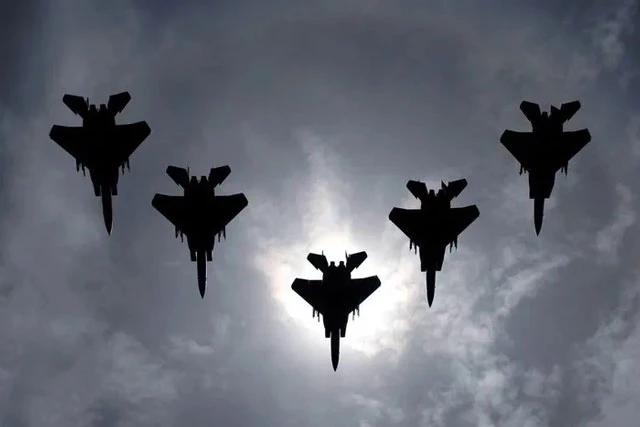  Hoa Kỳ dẫn đầu thế giới về số lượng máy bay quân sự Máy bay F-15 Hoa Kỳ. Ảnh: USAF