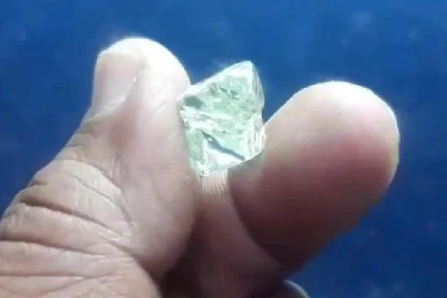 Viên kim cương thô 13,47 carat. Ảnh: India Today