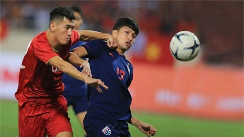 AFF Cup 2020: Thái Lan vừa đá vừa run
