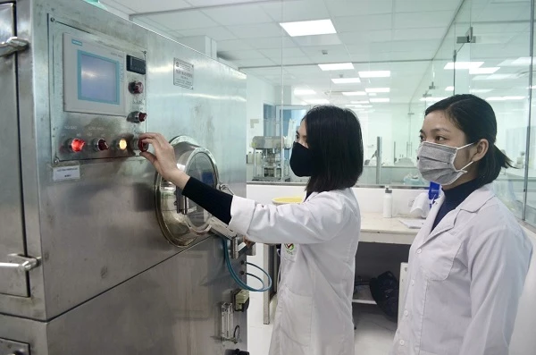 Hoạt động R&D tại khu CNC Hòa Lạc (các nghiên cứu viên tại Viện Thực phẩm chức năng đặt tại khu CNC Hòa Lạc).