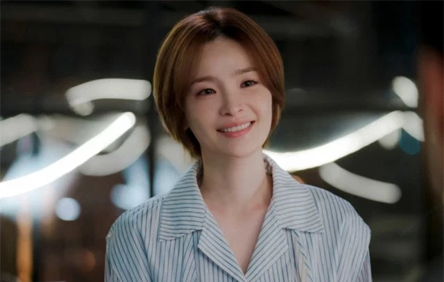 Son Ye Jin làm tiểu thư sang chảnh trong phim mới, chuyền nghề thành CEO phòng khám da liễu - Ảnh 4.