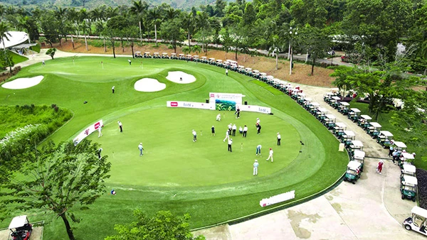 Sân golf Bà Nà Hills (Đà Nẵng) thu hút khách du lịch golf trong và ngoài nước