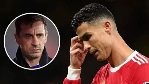 Neville: 'Ronaldo đang là mầm mống gây bất hòa cho Man United'