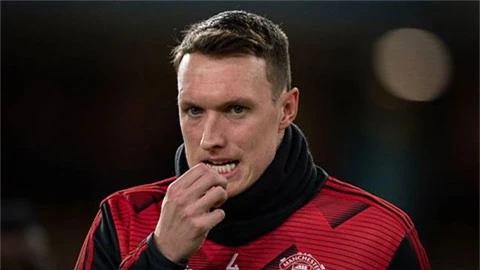 Một CLB Ngoại hạng Anh muốn 'giải cứu' Phil Jones