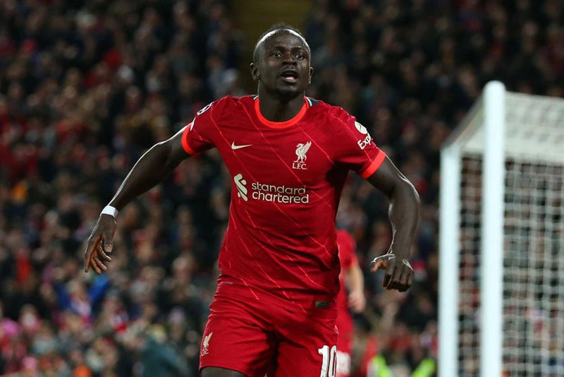 Tiền vệ phải: Sadio Mane (Liverpool).