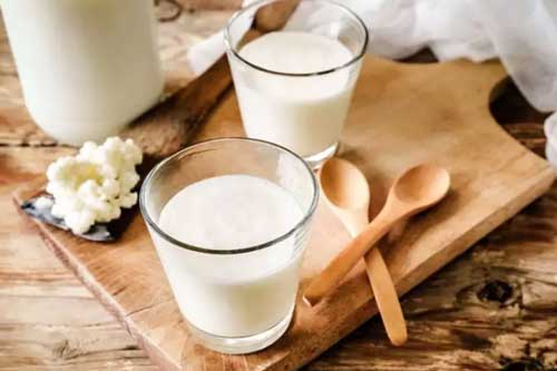 Buổi sáng uống 1 cốc sữa rất tốt nhưng 6 nhóm người sau nên kiêng kị kẻo "giảm thọ"