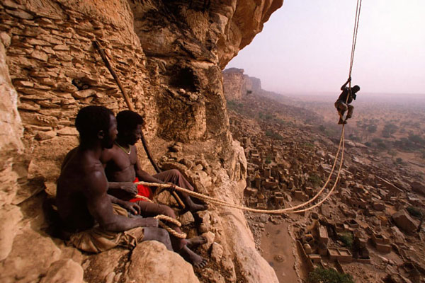 Khám phá thú vị về những bộ lạc xa xôi nhất hành tinh