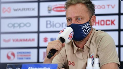 HLV Polking: ‘V.League không bằng Thai League, Quang Hải nên xuất ngoại’