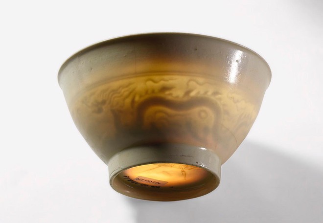 Những điều chưa biết về chiếc bát thấu quang hình rồng thời Lê sơ ở Hoàng Thành Thăng Long