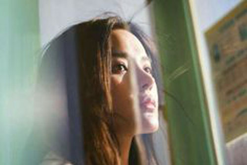 Tết Dương lịch, chị chồng đột nhiên chuyển khoản cho 20 triệu nhưng nội dung kèm theo làm tôi uất ức bật khóc