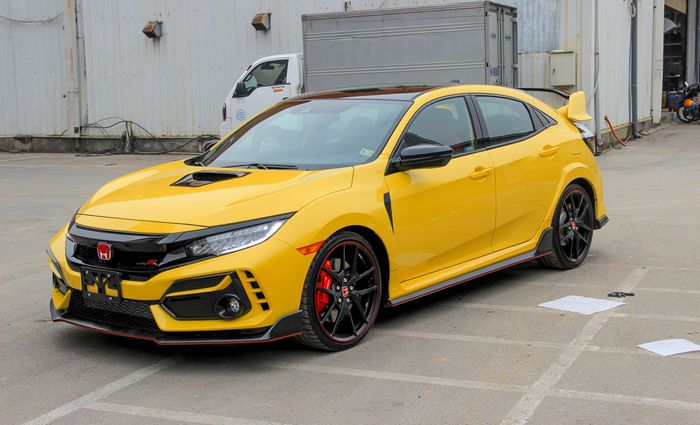 Cận cảnh Honda Civic Type R tại Hà Nội