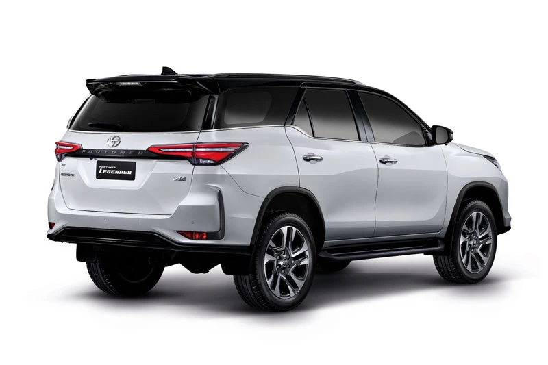 10. Toyota Fortuner (doanh số: 64.093 chiếc, chiếm 2,2% thị phần).