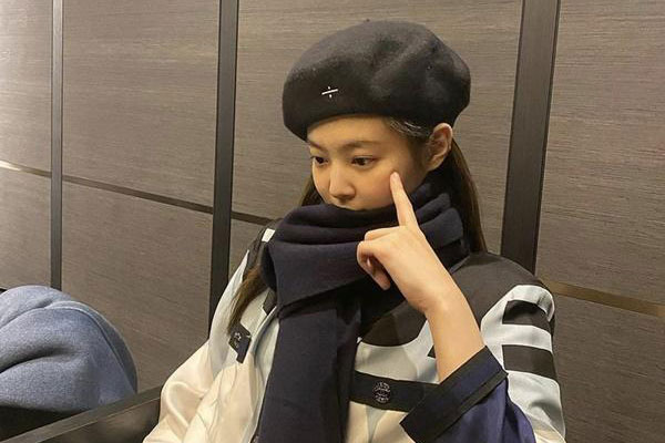 Học sao Hàn cách mix khăn vừa ấm lại vừa sành điệu, nâng tầm sang chảnh cho outfit