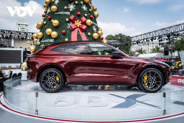Ảnh chi tiết siêu SUV Aston Martin DBX giá 16,68 tỷ đồng tại Việt Nam