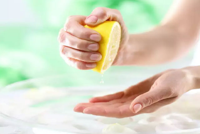 Cách “nhả nắng” tại nhà cho làn da tay bị rám nắng