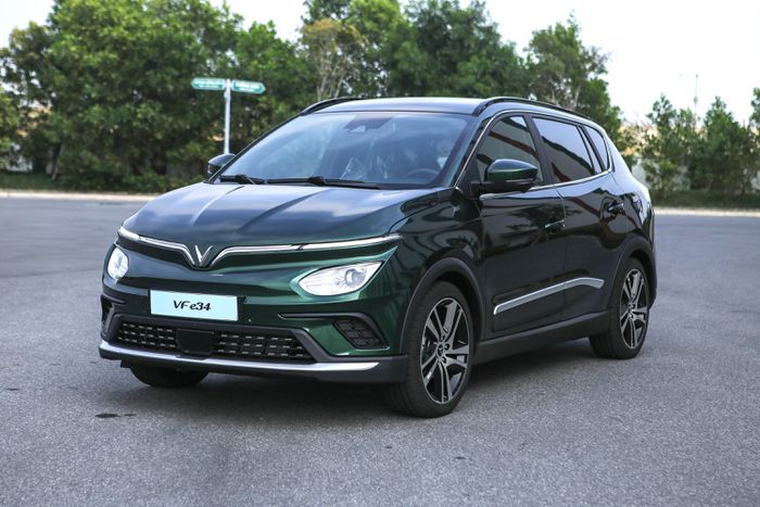 Những cảm nhận đầu tiên về xe điện VinFast VF e34