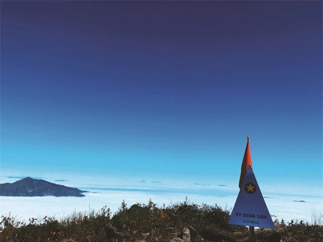 Đỉnh Ky Quan San l&agrave; 1 trong 4 đỉnh n&uacute;i cao nhất Việt Nam.