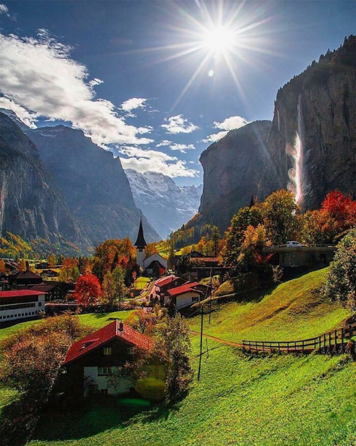 Thung lũng với 72 thác nước ở Thụy Sĩ.