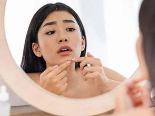 5 thói quen xấu lặp đi lặp lại khiến da ngày càng xuống cấp, đen sạm