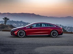 Mercedes-AMG EQS 53 chốt giá từ 4,76 tỷ đồng