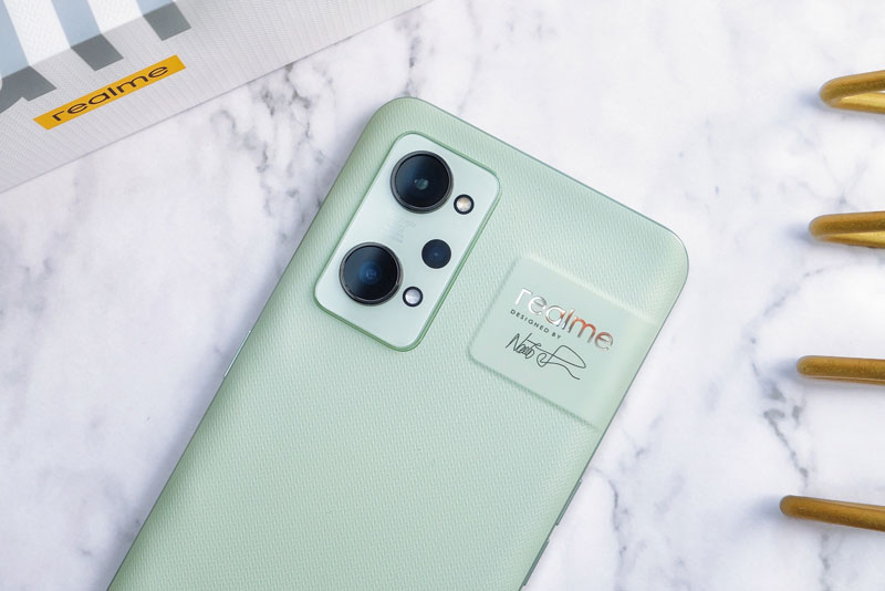 Smartphone gaming cấu hình ‘siêu khủng’, sạc 65W, màn hình 120Hz, giá gần 10 triệu