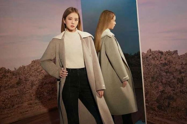 Jisoo (BLACKPINK) và Noze (WAYB's) 'đụng hàng' một chiếc áo nhưng có cách mix đồ 'một chín một mười'