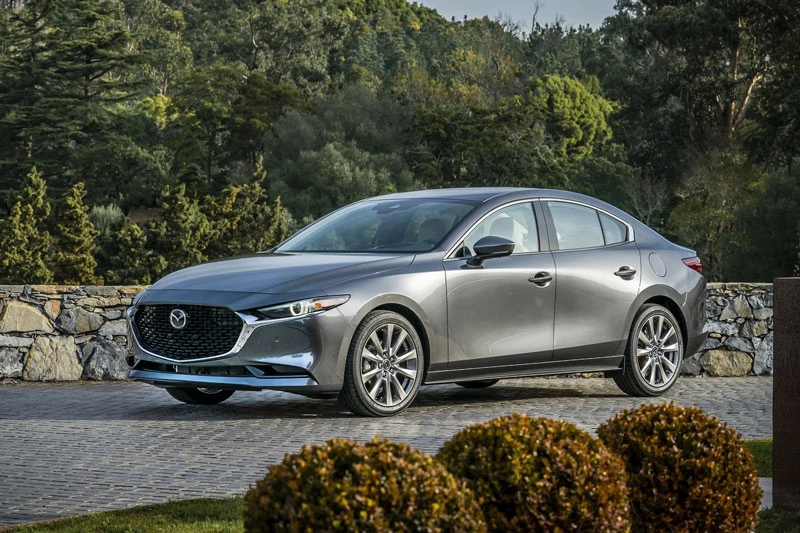 7. Mazda3 (doanh số: 232 nghìn chiếc, chiếm 2,3% thị phần).