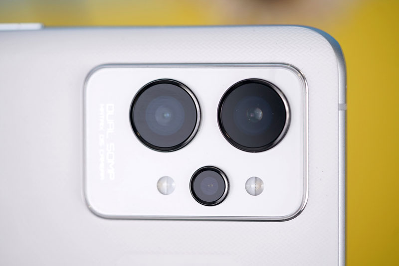 Cận cảnh Realme GT2 Pro: Chip Snapdragon 8 Gen1, RAM 12 GB, sạc 65W, giá ‘mềm’