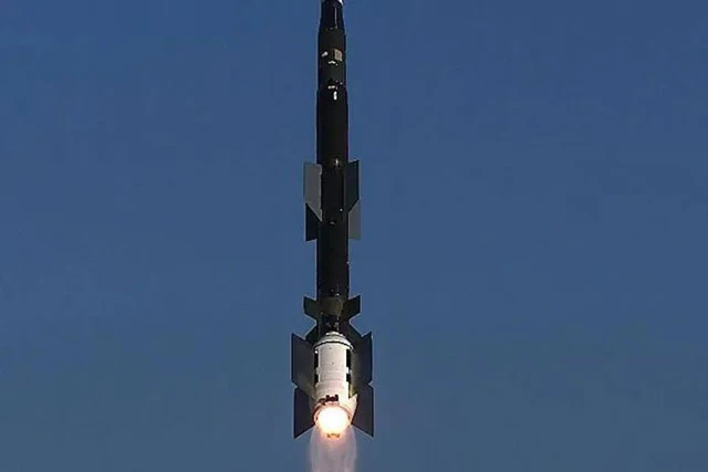 Tên lửa Siper trong lần phóng thử thành công hôm 6/11. Ảnh: DAILY SABAH