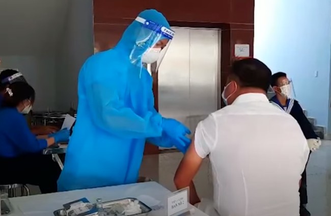 Sự khác nhau giữa mũi 3 vaccine phòng COVID-19 bổ sung và nhắc lại