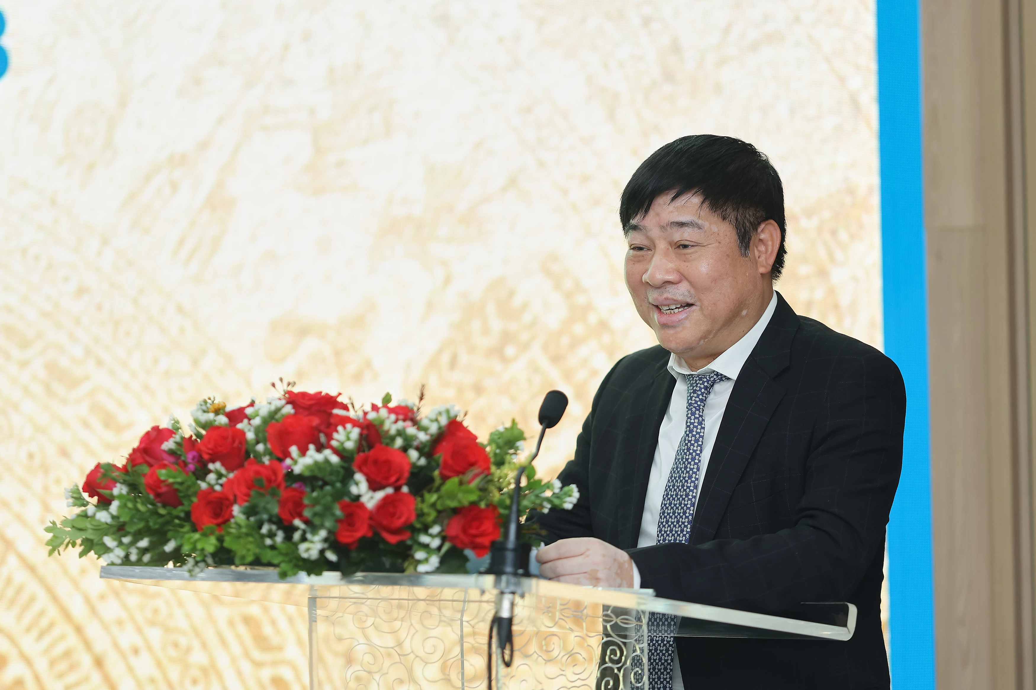 Ông Trịnh Hồng Quang - Phó Tổng giám đốc Vietnam Airlines phát biểu tại Lễ ký kết.