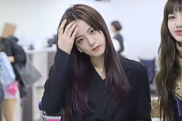 Blazer đen tưởng nhàm chán nhưng diện theo Yoona, Jisoo cùng loạt sao Hàn này thì cũng sành điệu và hay ho vô cùng