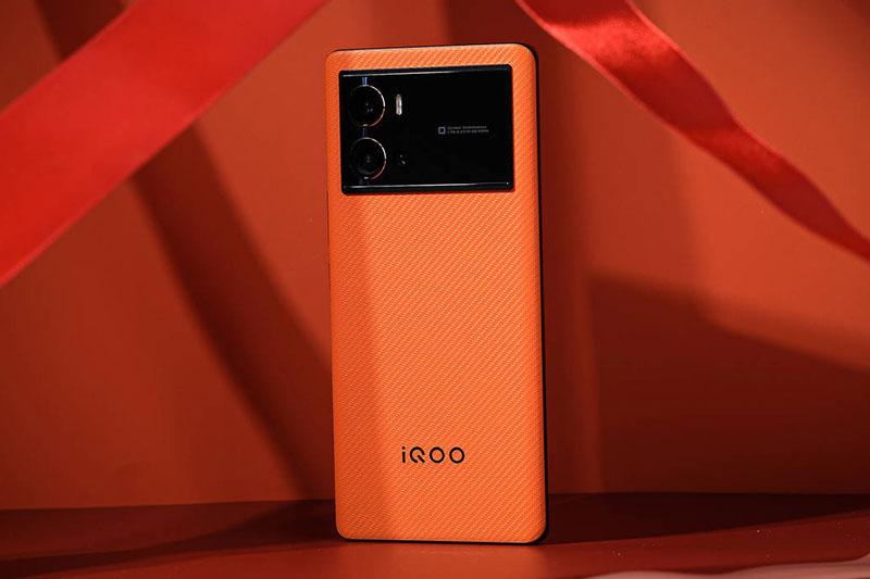 Smartphone Snapdragon 8 Gen1, RAM 12 GB, sạc 120W, giá hấp dẫn