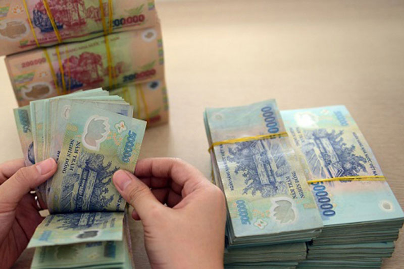 Nhiều ngân hàng tăng lãi suất huy động để thu hút dòng vốn