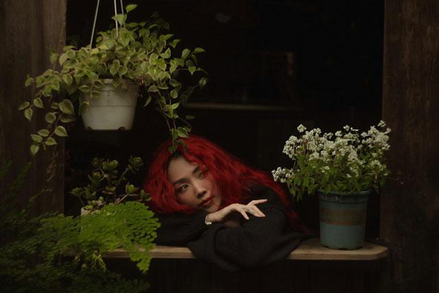 Tóc Tiên đẹp lạ với tóc xù, ngày càng trẻ trung cá tính sau khi lấy chồng