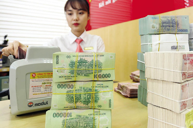 Ngân hàng siết cho vay đầu tư bất động sản, chứng khoán