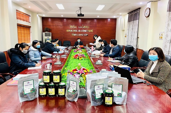 Lạng Sơn: Hoàn thiện quy trình kỹ thuật bảo quản, chế biến quả trám đen 

