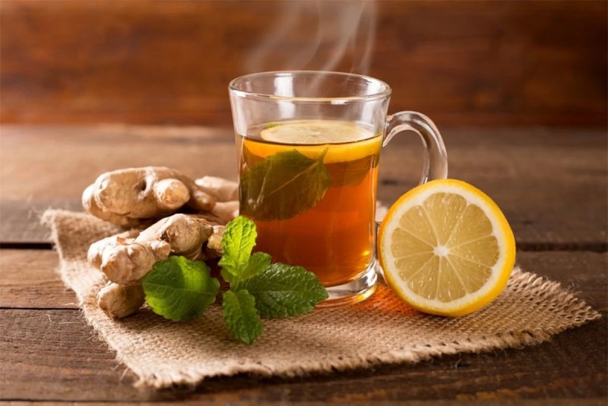 Uống trà gừng: Gừng là một trong những bài thuốc làm dịu dạ dày tốt nhất. Sau khi những triệu chứng ngộ độc thực phẩm kinh khủng đã qua đi, việc uống trà gừng có thể giúp bạn giảm thiểu nguy cơ tái phát các triệu chứng đó.
