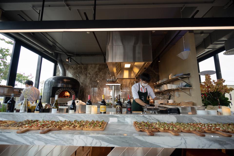 Regal Food Victoria - Điểm đến trải nghiệm mua sắm, ẩm thực, giải trí đẳng cấp thế giới đầu tiên tại Việt Nam