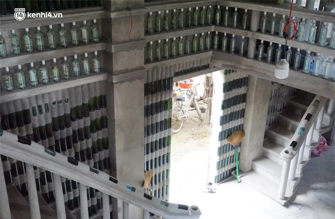 Bên trong ngôi nhà 2 tầng được xây dựng bằng hàng chục nghìn vỏ chai của dị nhân ở Hội An - Ảnh 12.