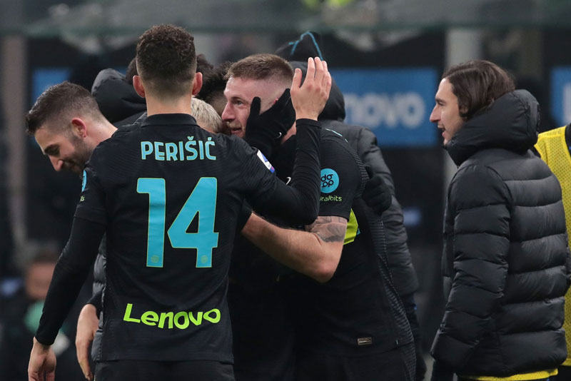 Thắng trận thứ 8 liên tiếp tại Serie A, Inter đòi lại ngôi đầu từ Milan