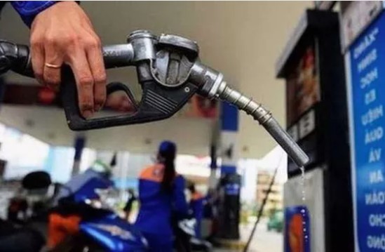 Giá xăng dầu ngày mai sẽ tăng mạnh?
